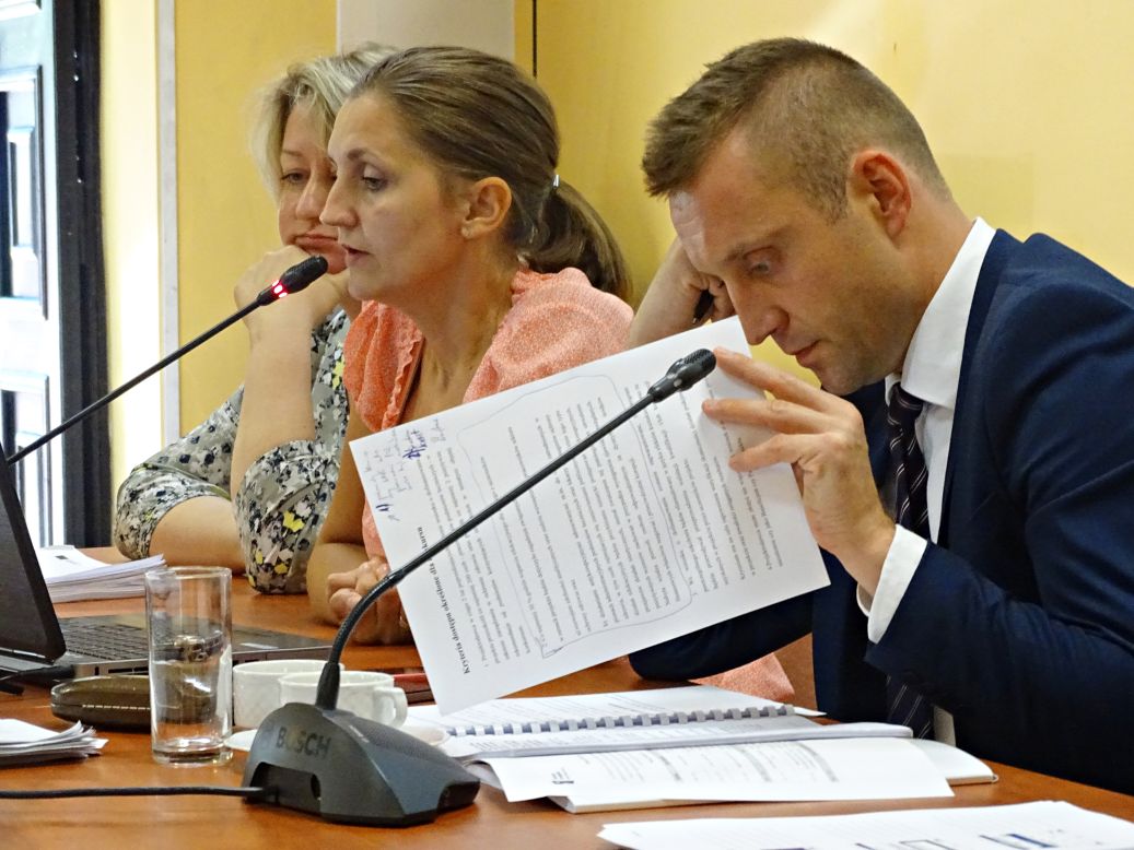 Na zdjęciu osoby prowadzące spotkanie